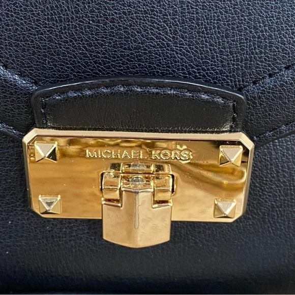 Michael Kors Black Kinsley Top Handle Satchel Gold Hardware Chain Strap - Picture 2 of 7